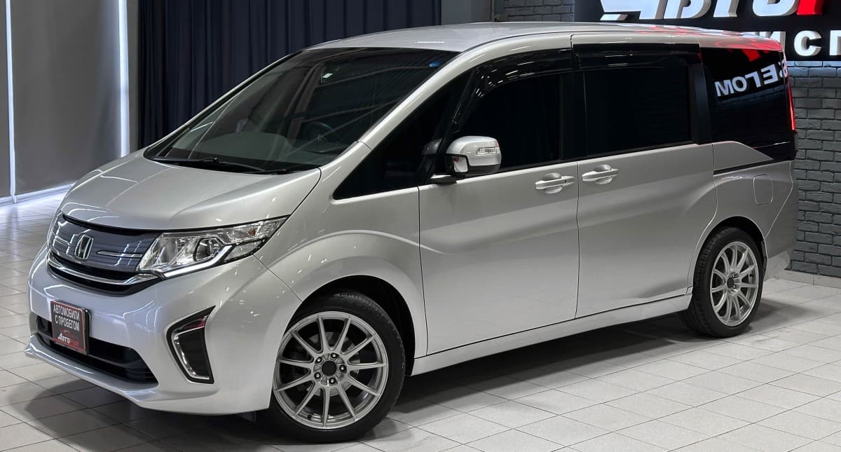 Honda Stepwgn - 2
