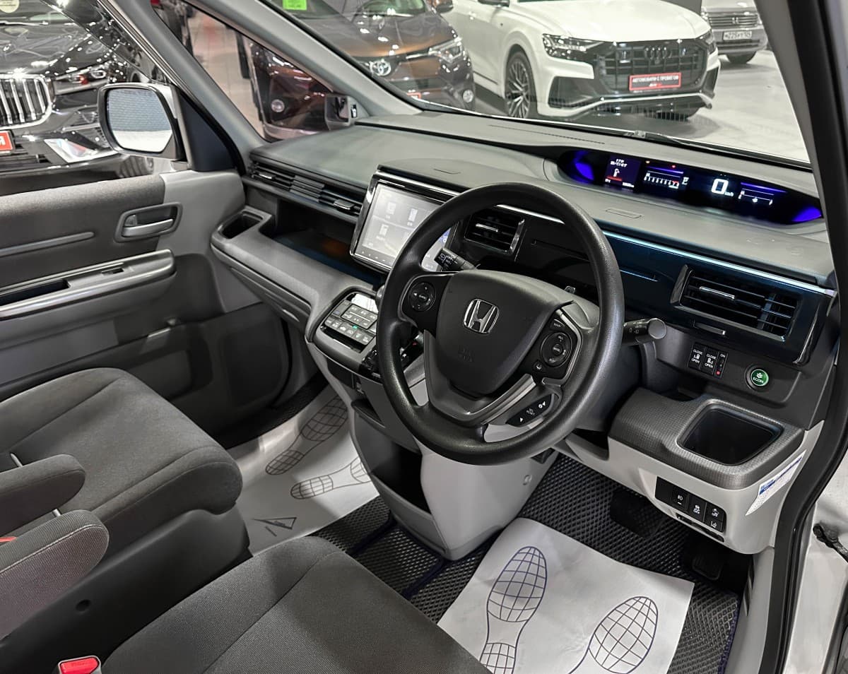 Honda Stepwgn - фото 20