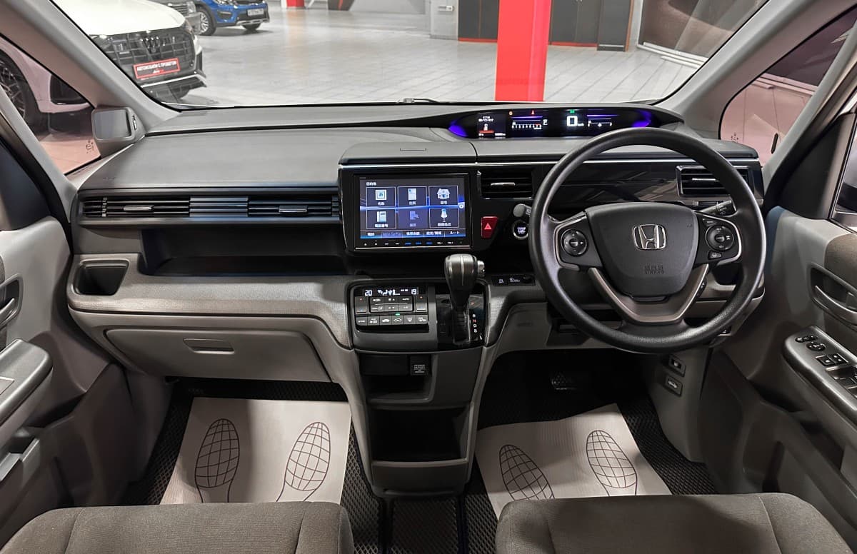 Honda Stepwgn - фото 31