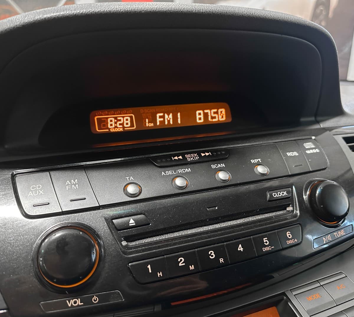 Honda FR-V - фото 16