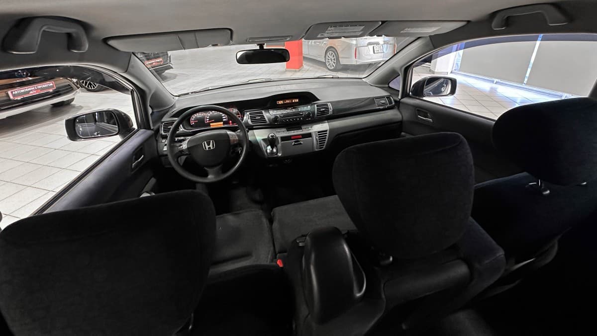 Honda FR-V - фото 12