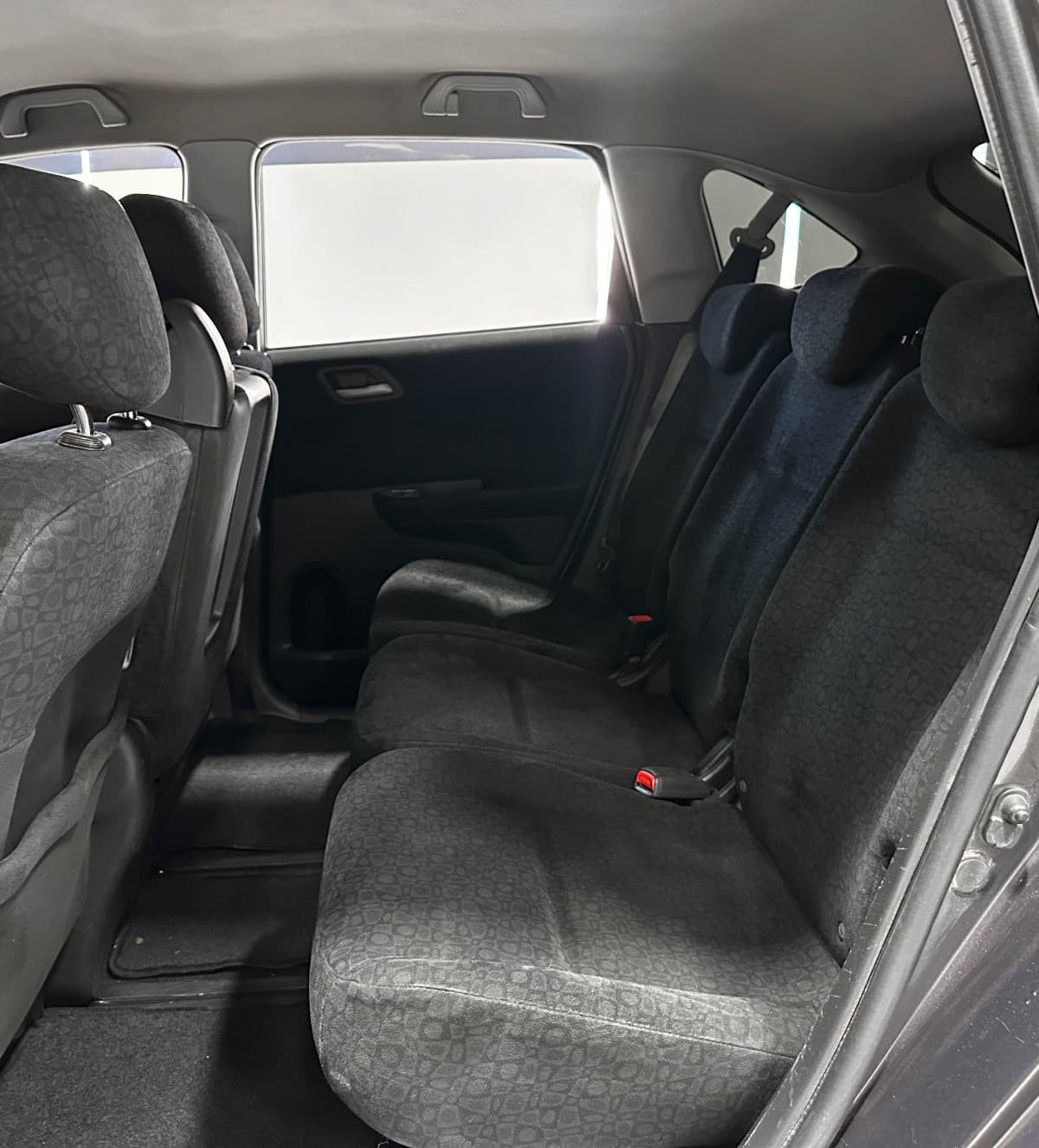 Honda FR-V - фото 14