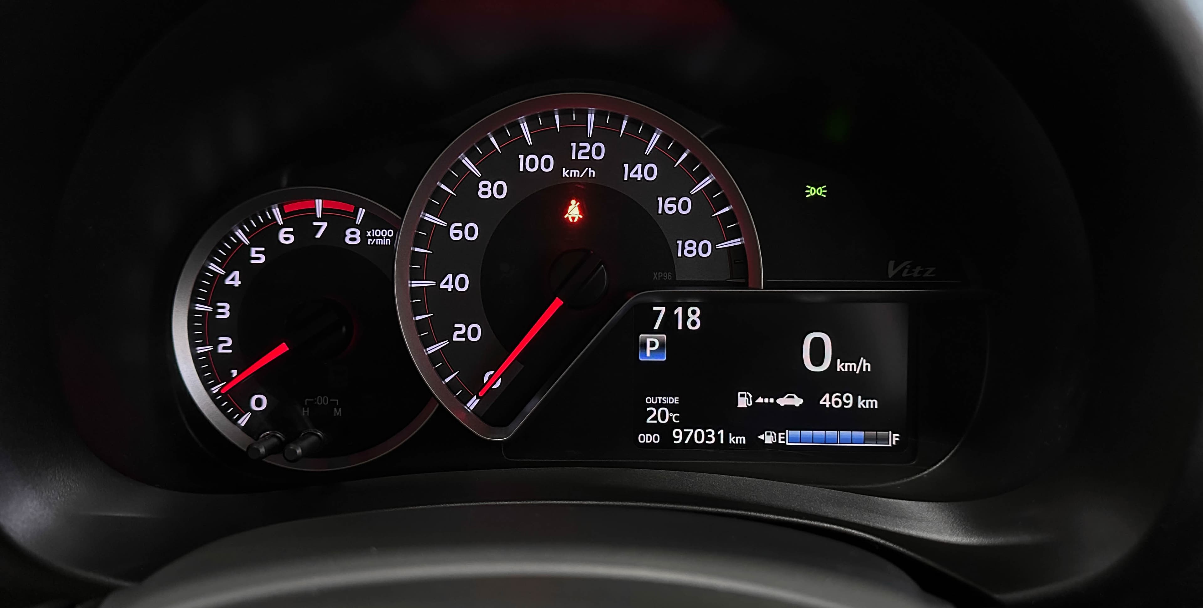 Toyota Vitz - фото 17