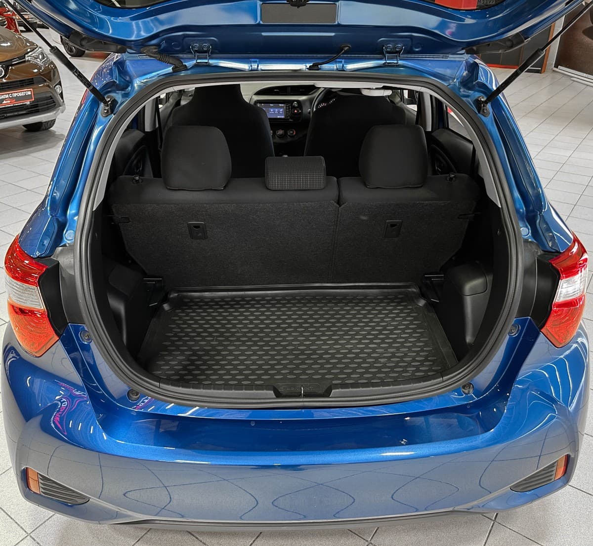 Toyota Vitz - фото 13