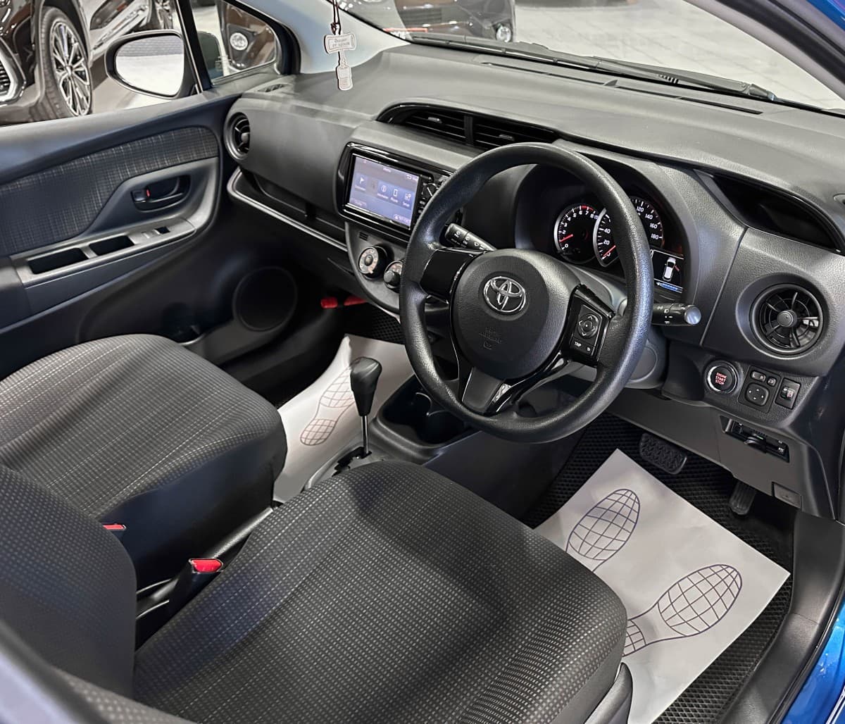 Toyota Vitz - фото 10
