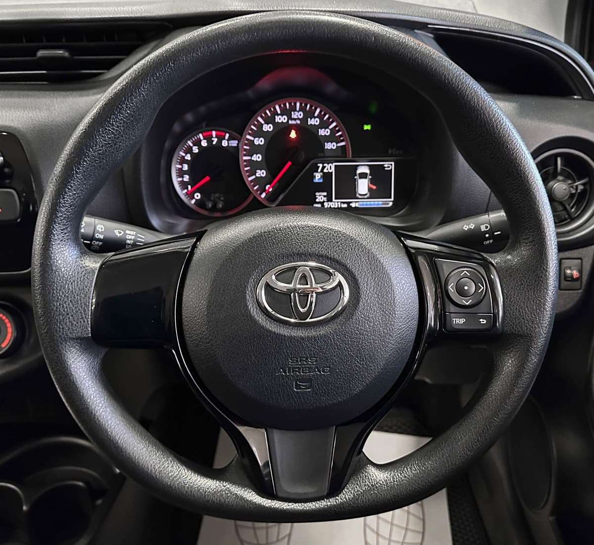 Toyota Vitz - фото 24