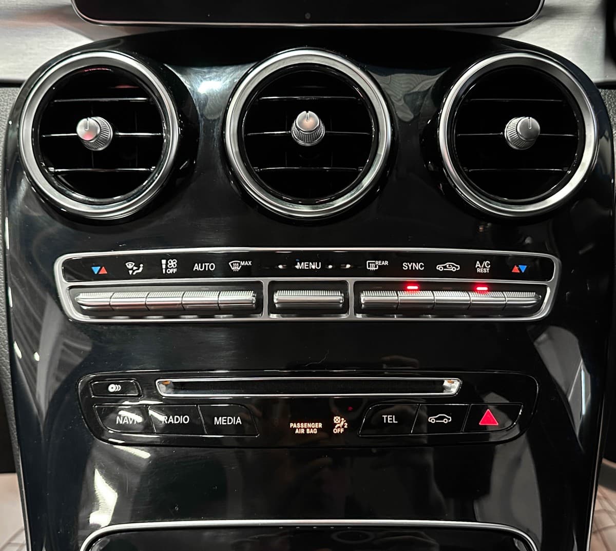 Mercedes-Benz C180 - фото 26