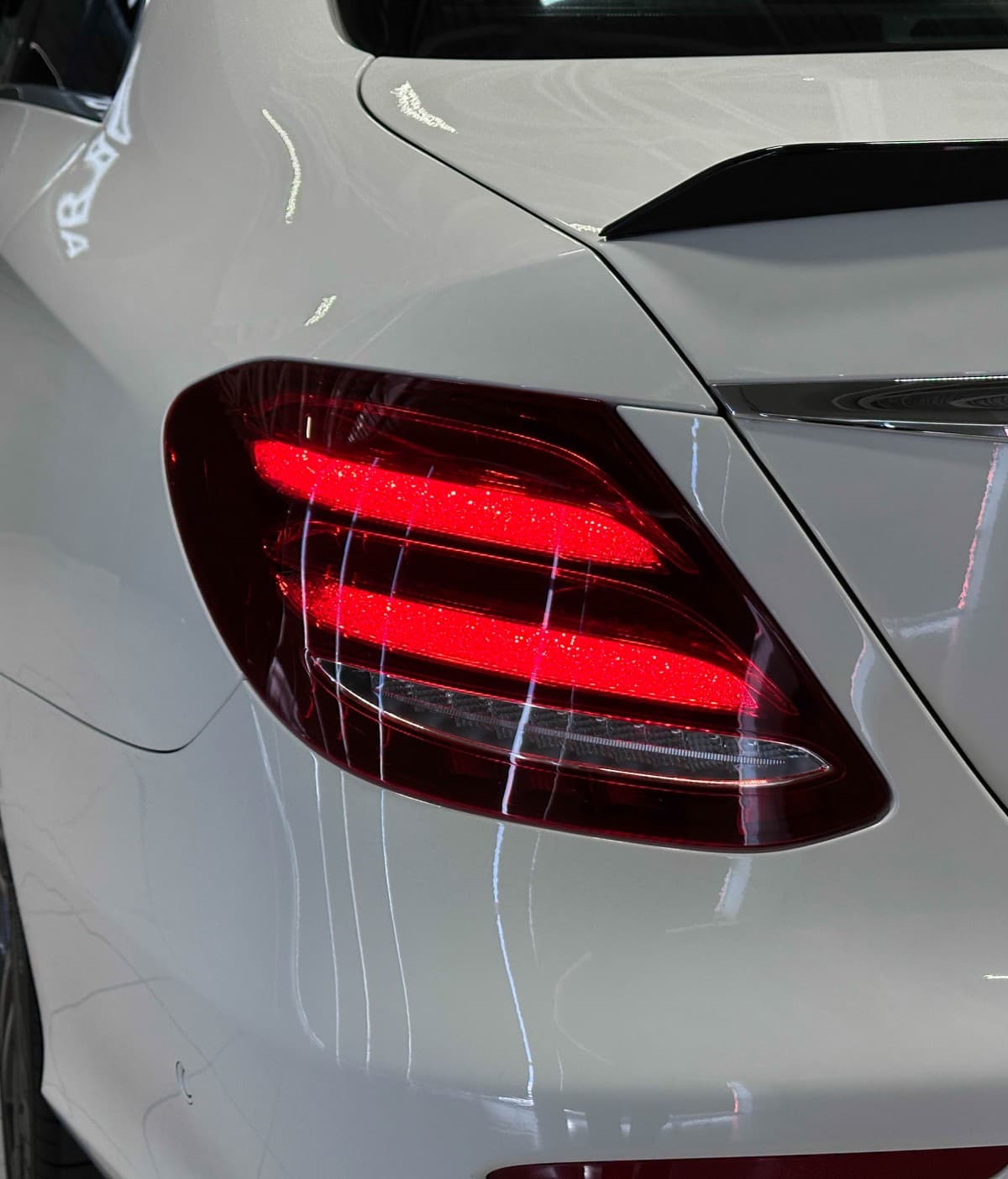 Mercedes-Benz E 200 - фото 8