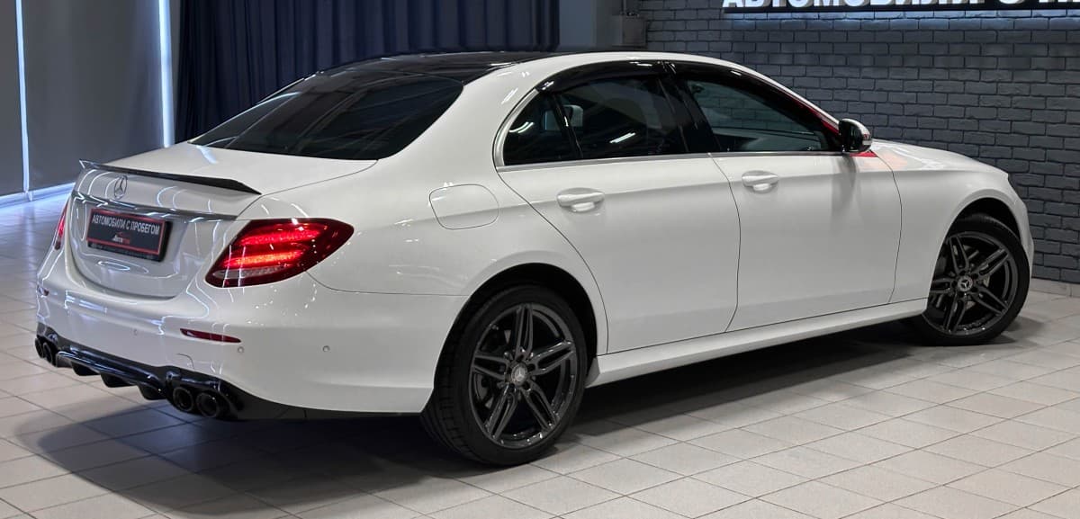 Mercedes-Benz E 200 - фото 6