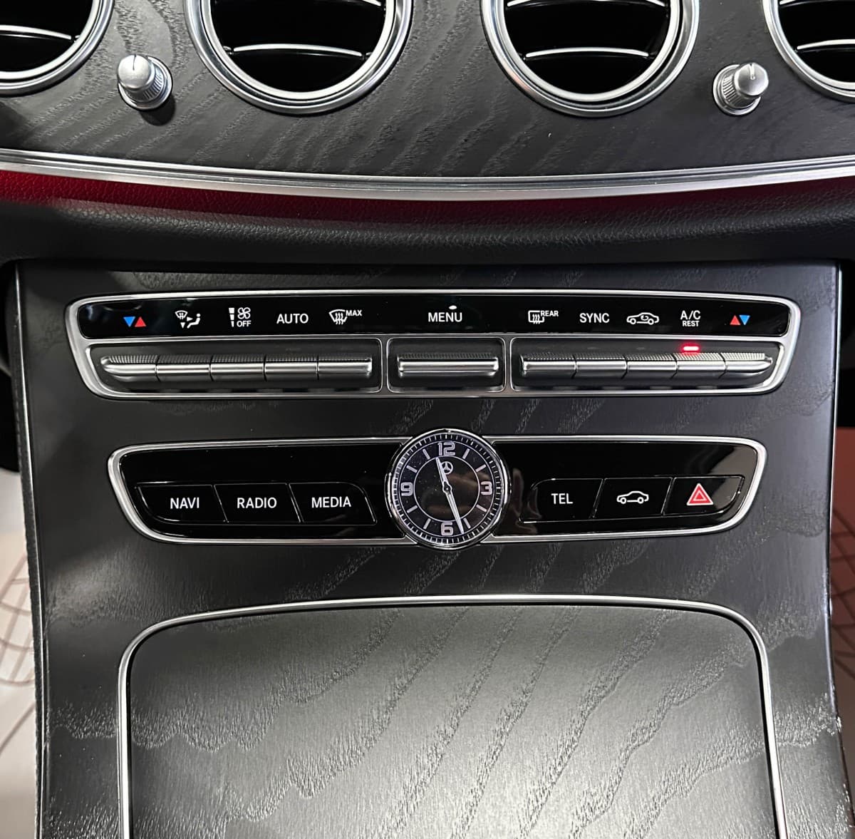 Mercedes-Benz E 200 - фото 27