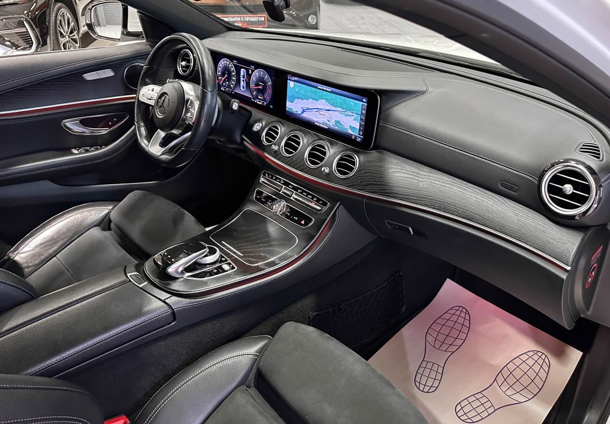 Mercedes-Benz E 200 - фото 16