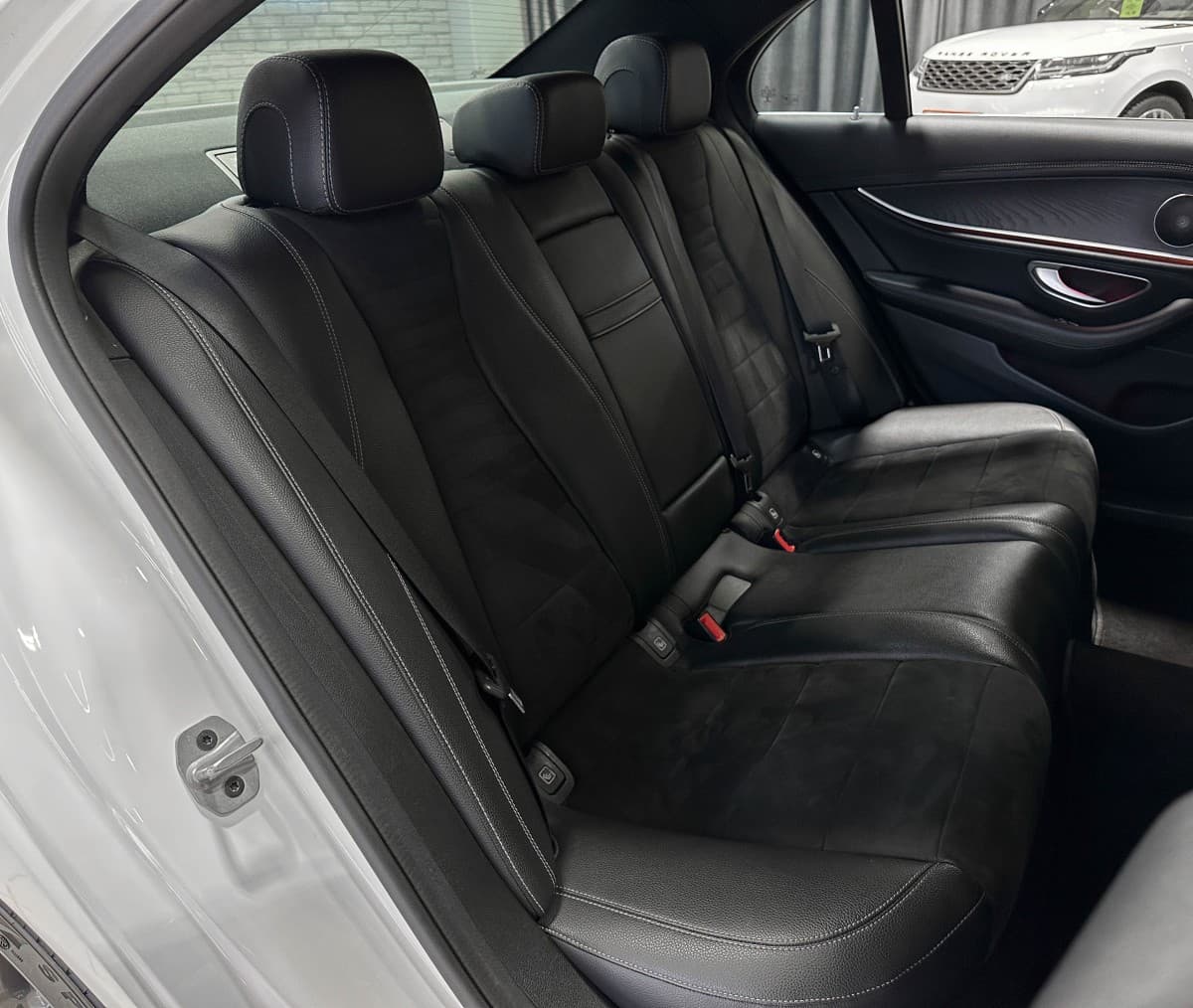 Mercedes-Benz E 200 - фото 14