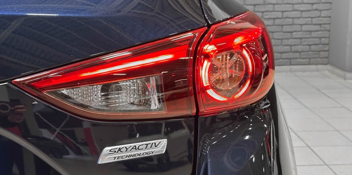 Mazda Axela - фото 8