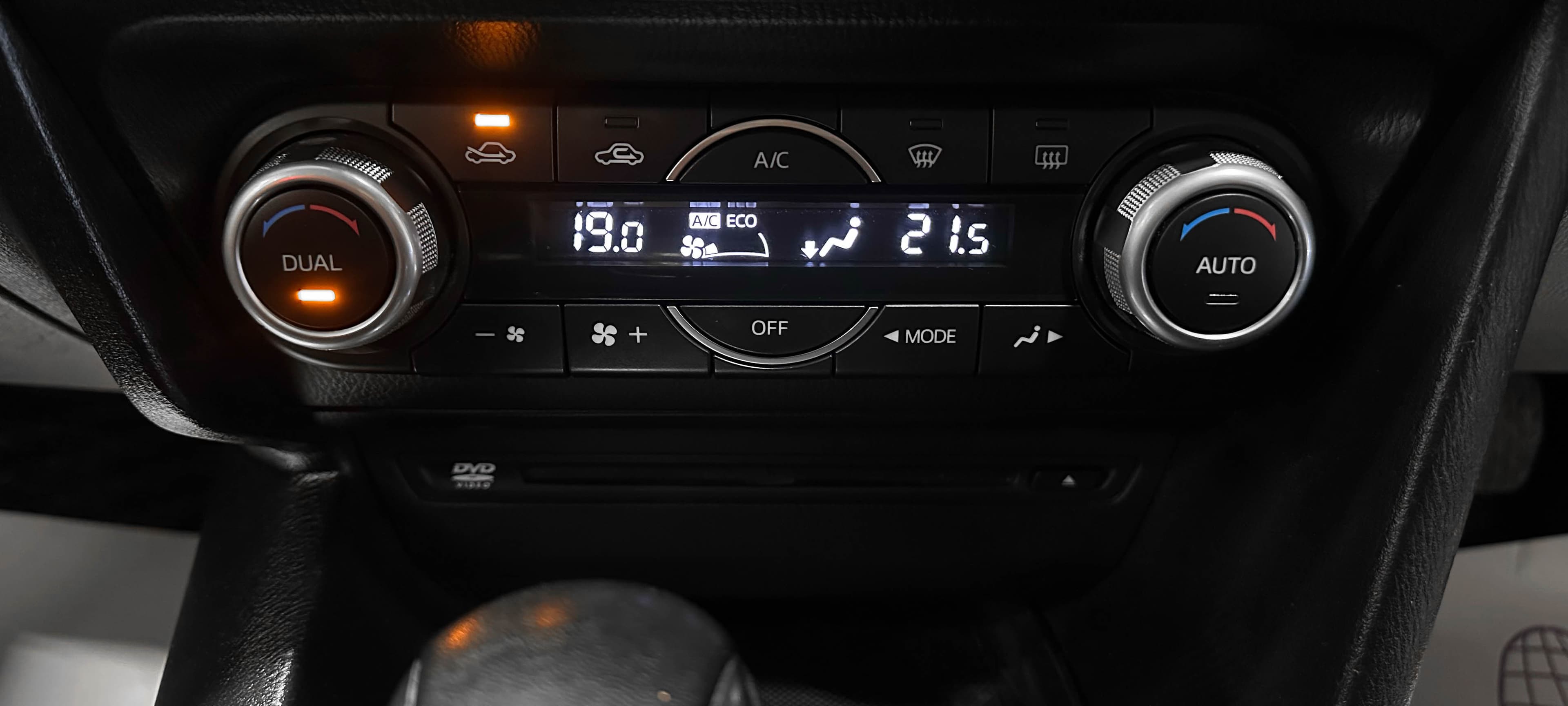 Mazda Axela - фото 25