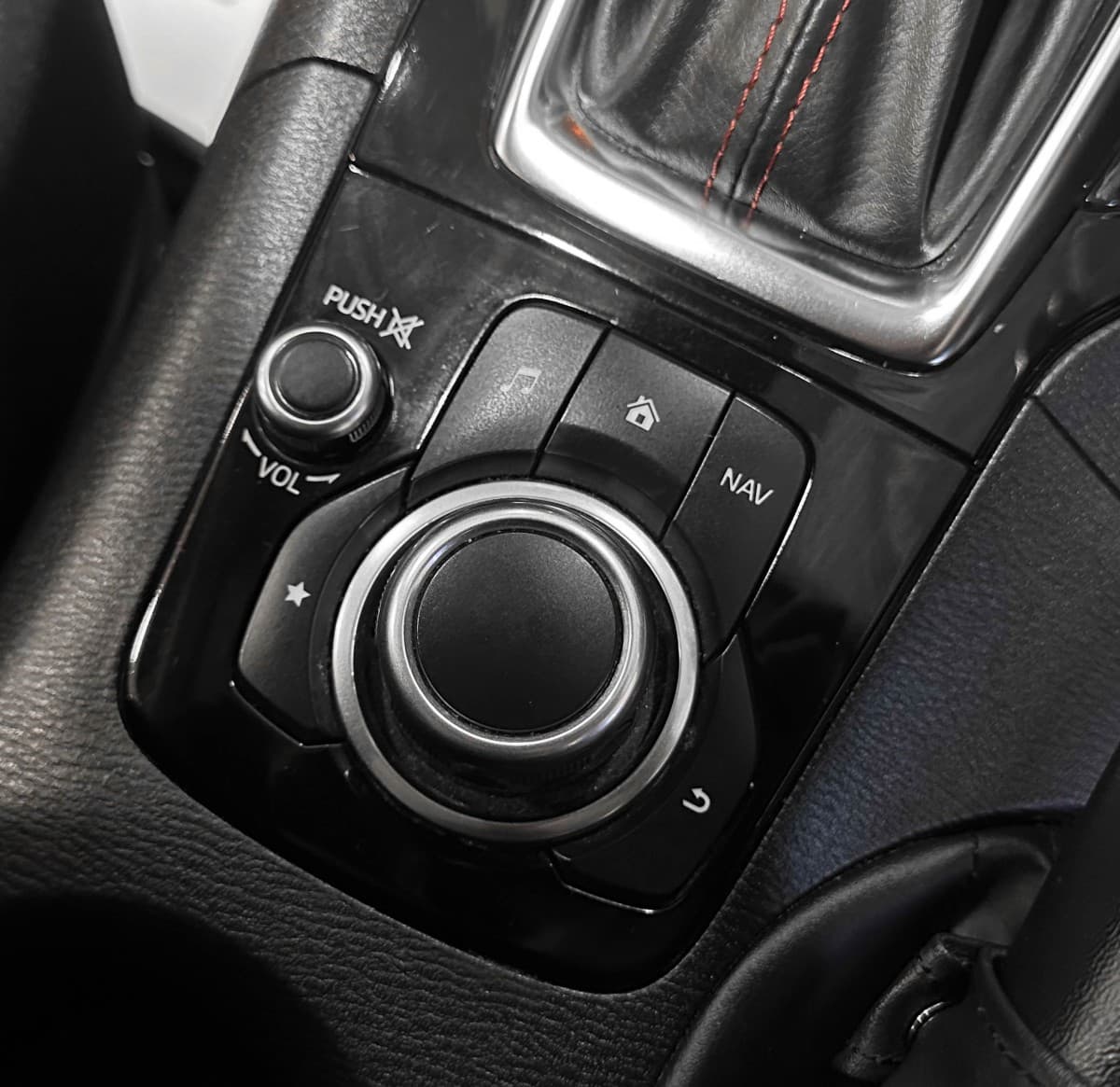 Mazda Axela - фото 24