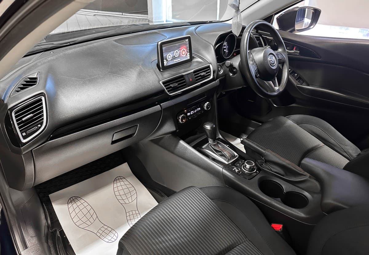 Mazda Axela - фото 16