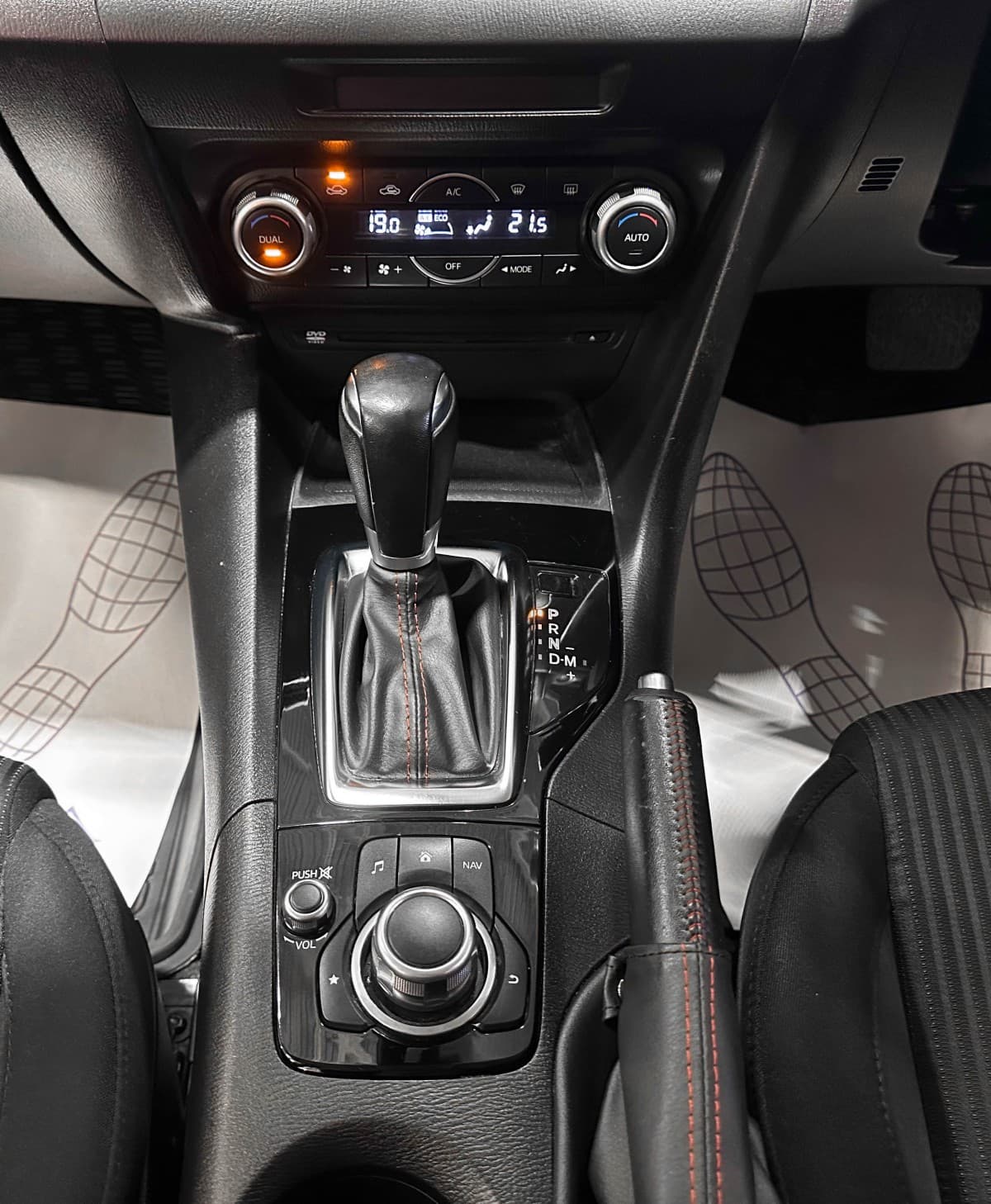 Mazda Axela - фото 22