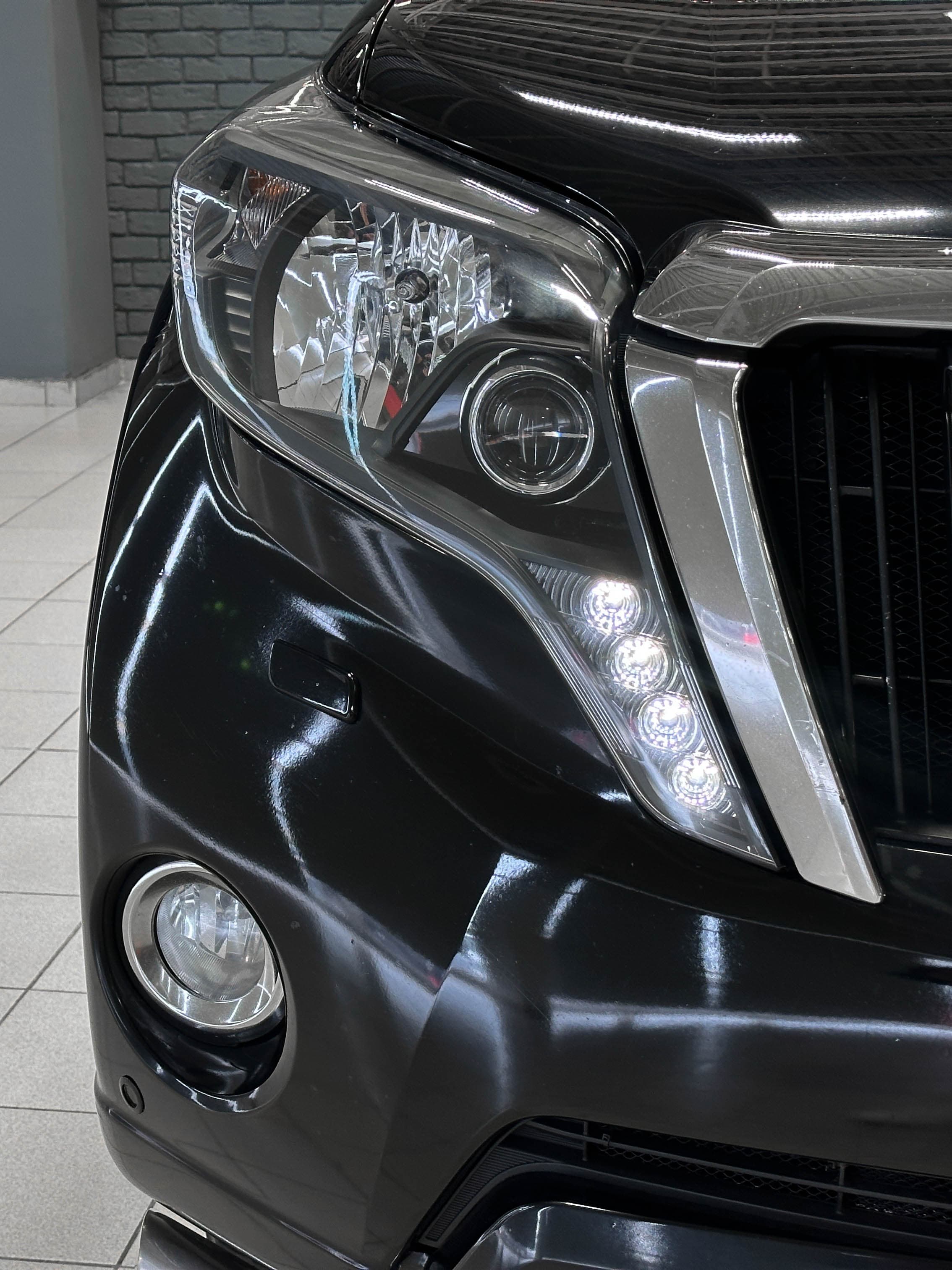 Toyota Land Cruiser Prado - 4