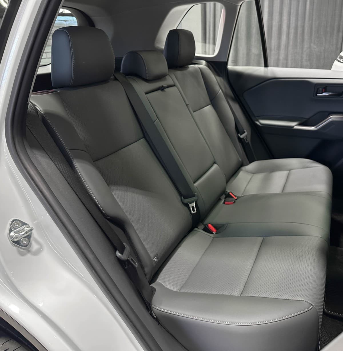 Toyota RAV4 - фото 16