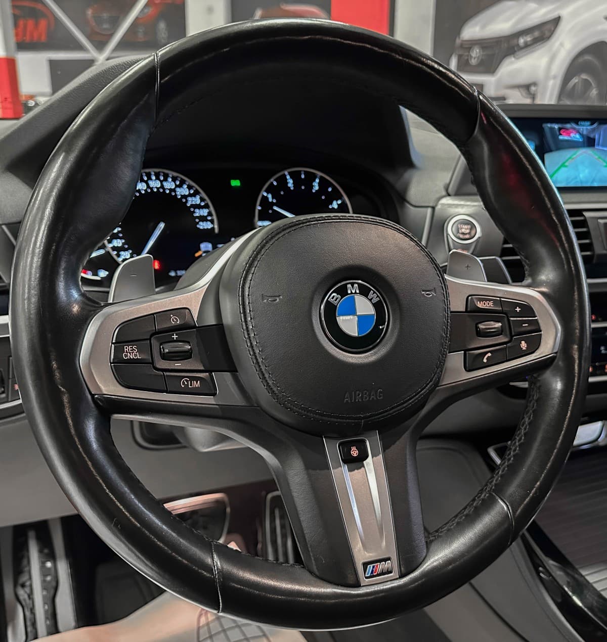 BMW X4 - фото 31