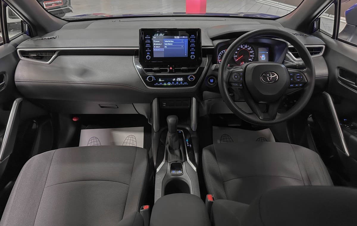 Toyota Corolla Cross - фото 28