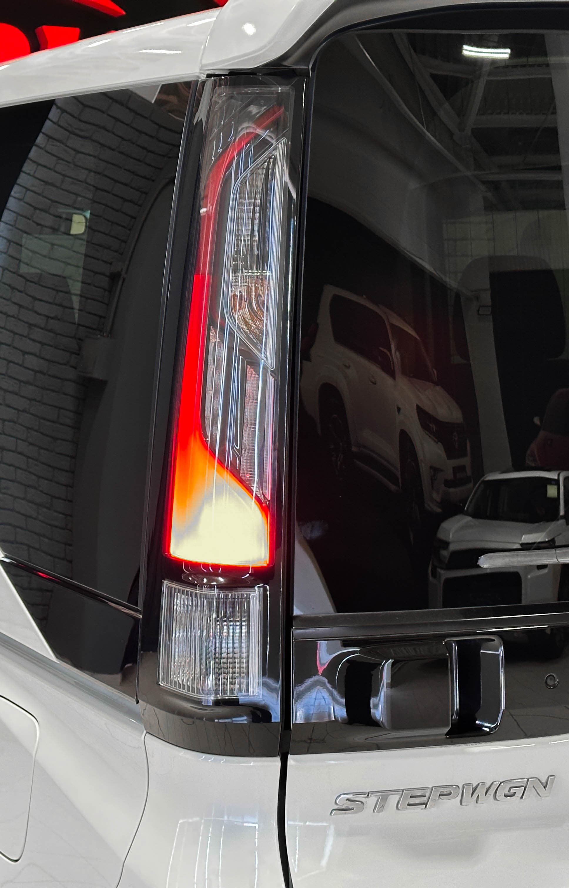 Honda Stepwgn Spada - фото 8