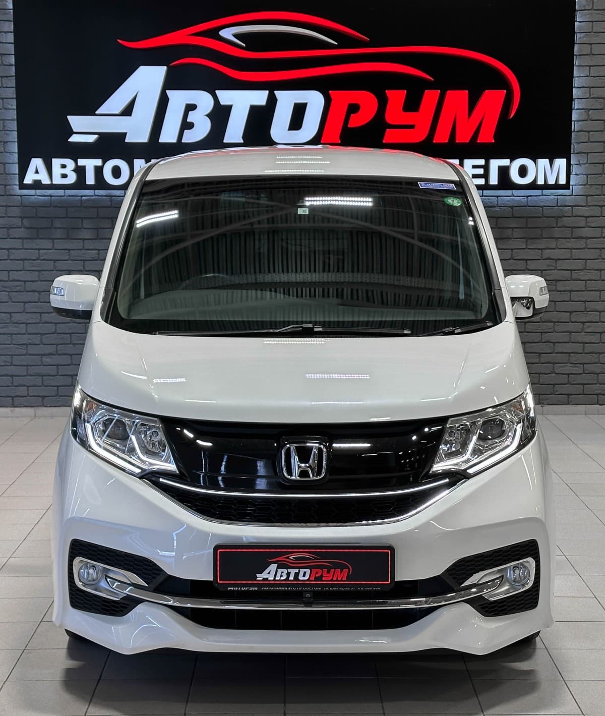 Honda Stepwgn Spada - 3