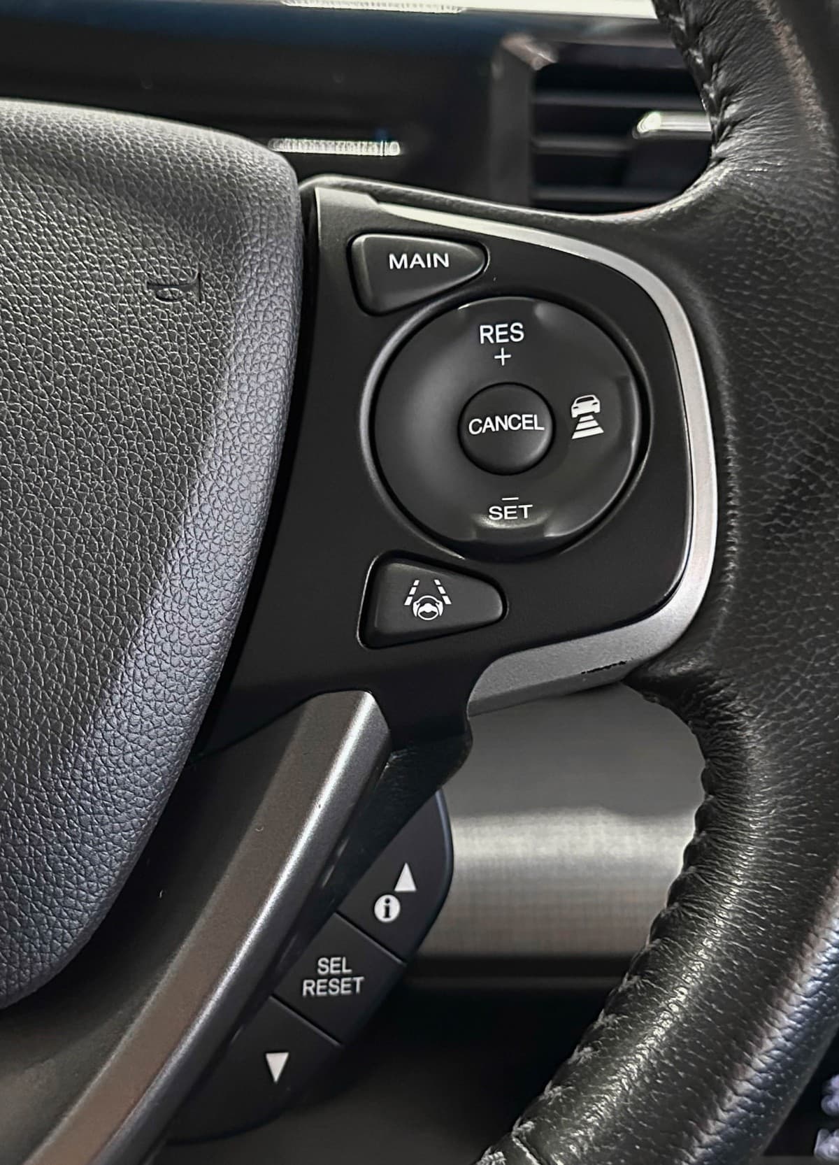 Honda Stepwgn Spada - фото 24