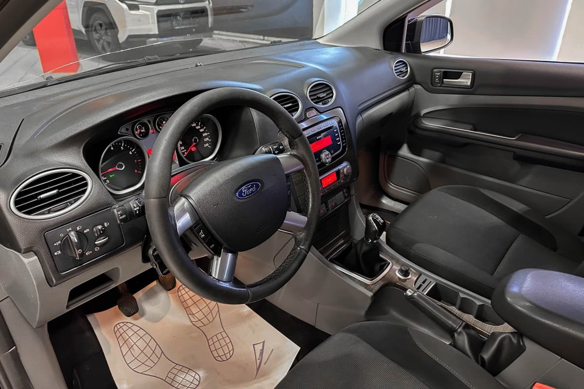 Ford Focus - фото 10