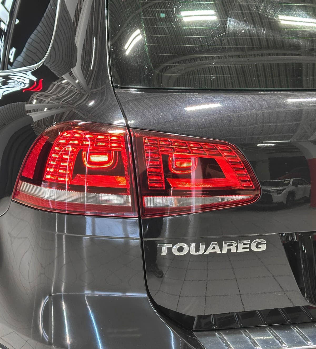 Volkswagen Touareg - фото 8