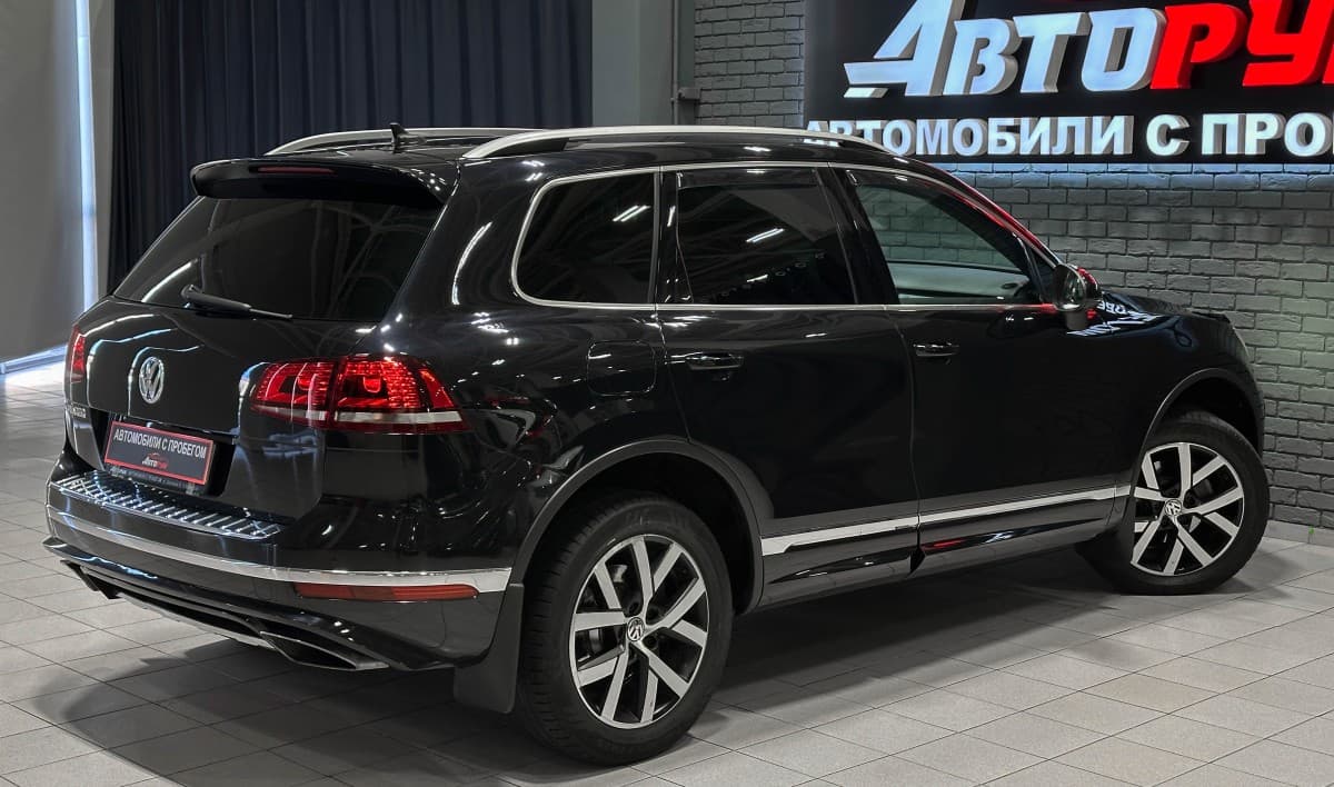 Volkswagen Touareg - фото 6