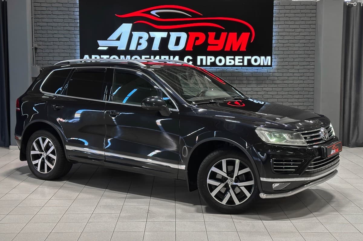 Volkswagen Touareg - 1