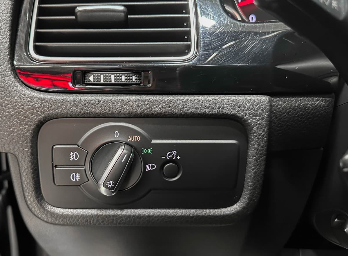 Volkswagen Touareg - фото 21