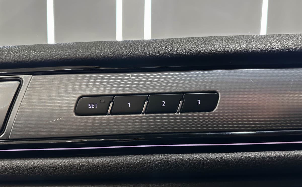 Volkswagen Touareg - фото 29