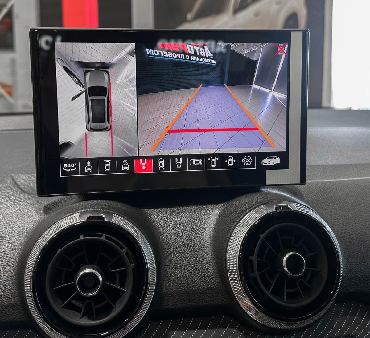 Audi Q2L - фото 24