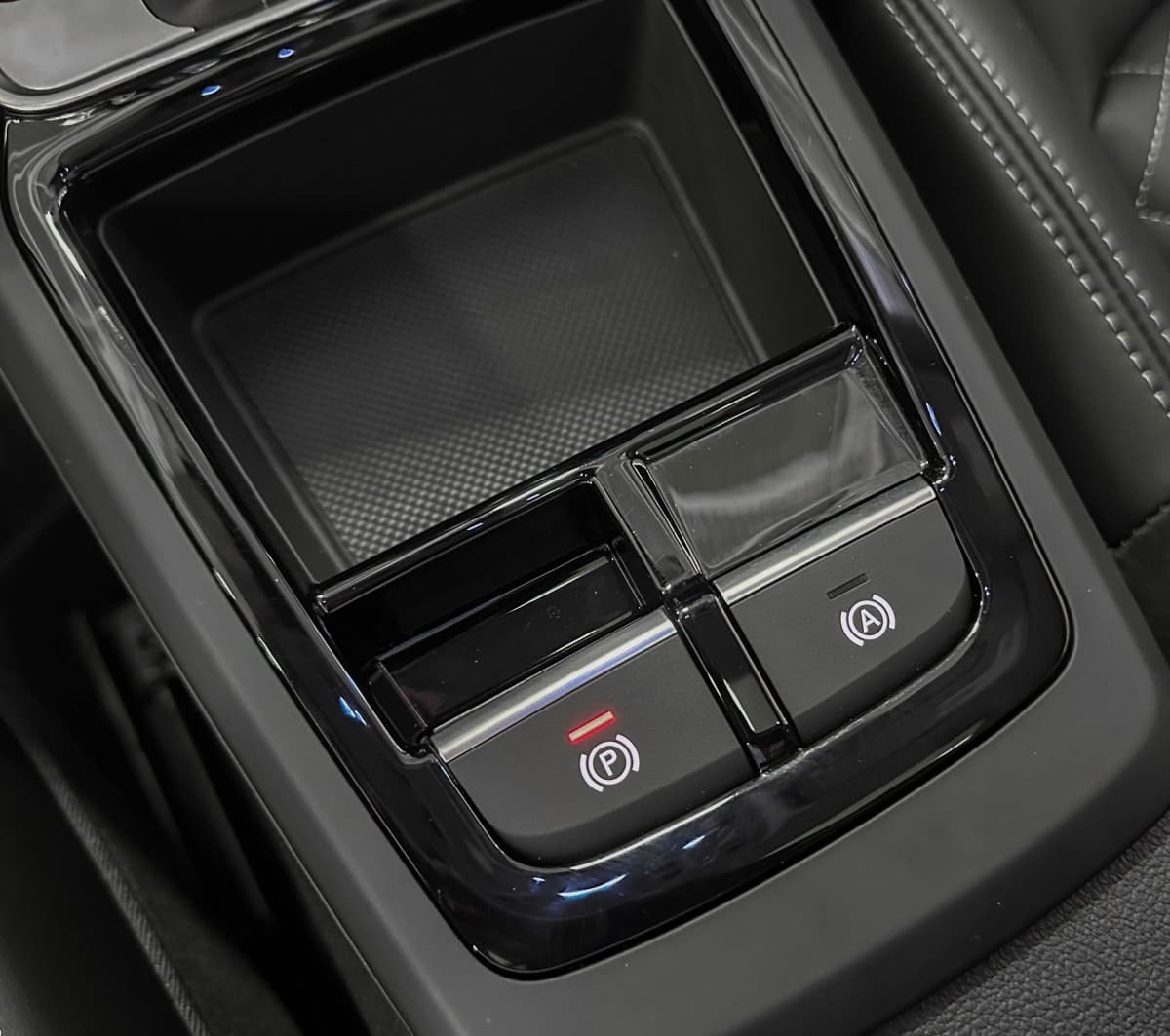 Audi Q2L - фото 27