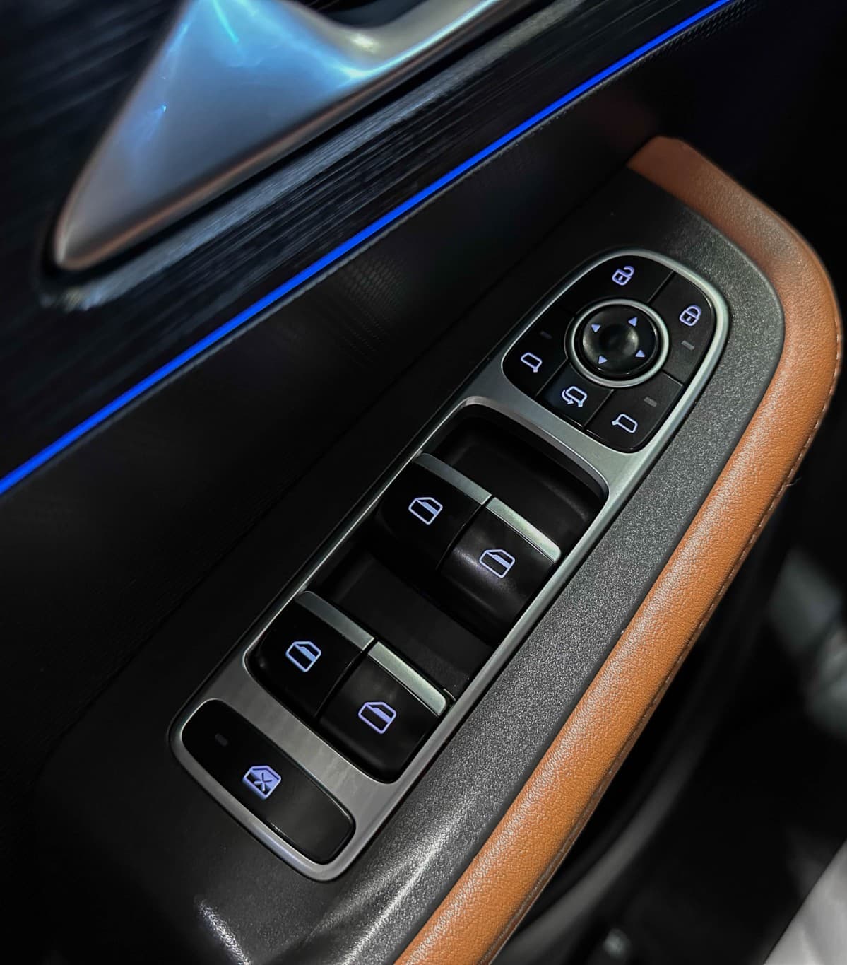 Omoda C5 - фото 19