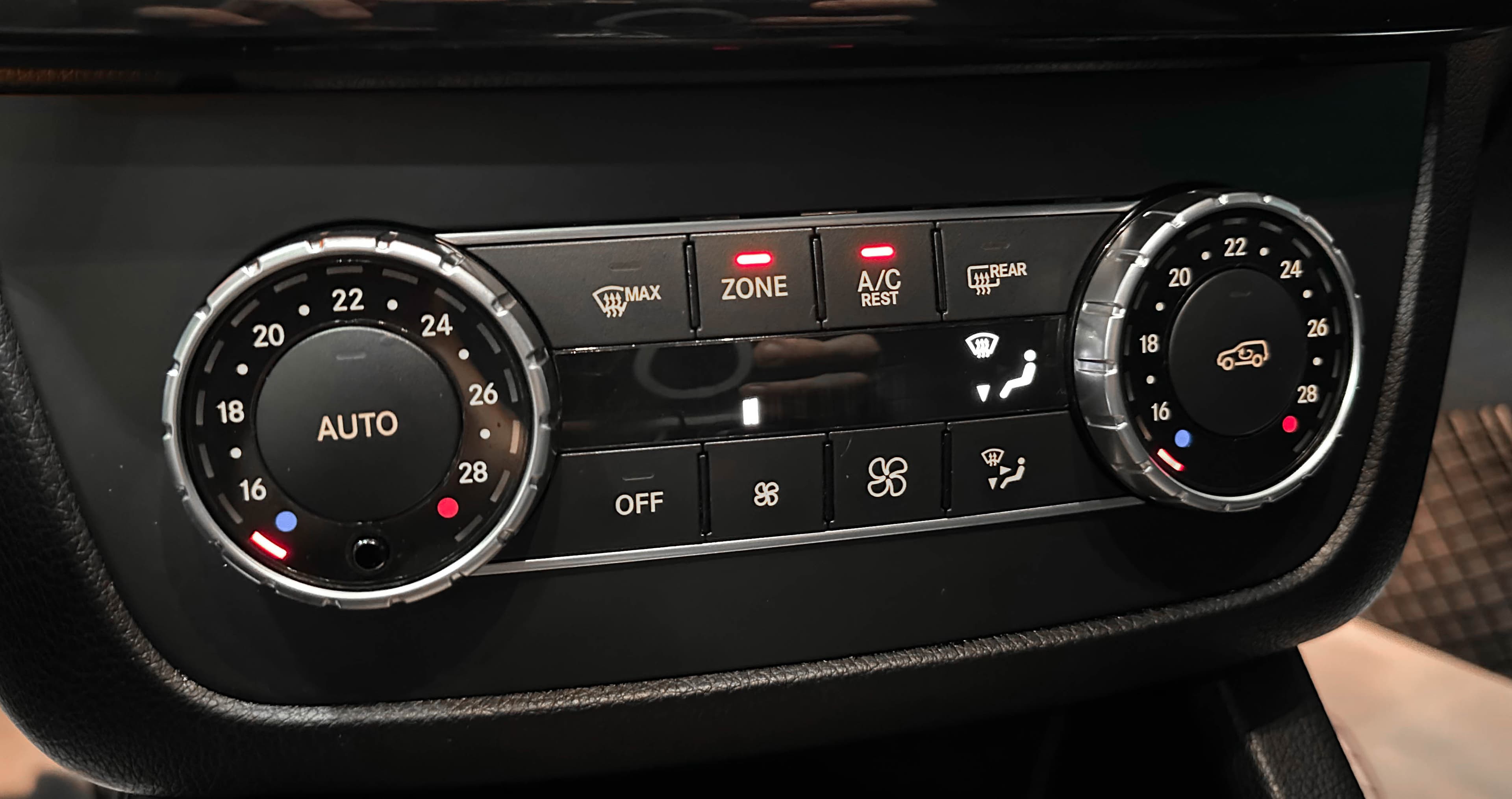 Mercedes-Benz GLS 400 4MATIC - фото 31