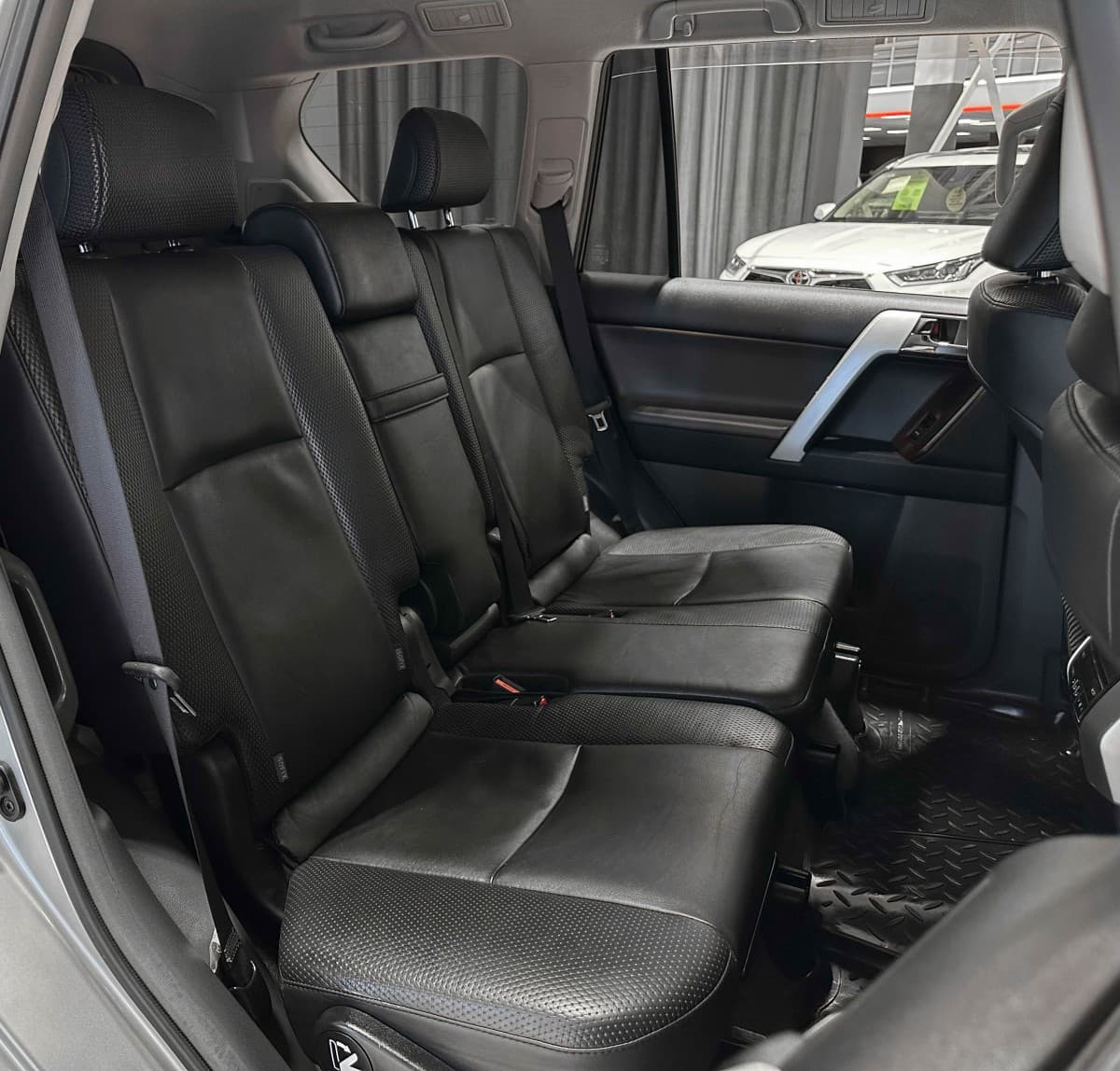 Toyota Land Cruiser Prado - фото 16