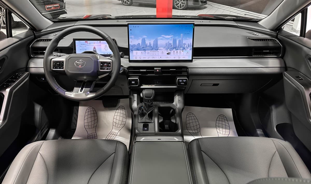 Toyota RAV4 - фото 27