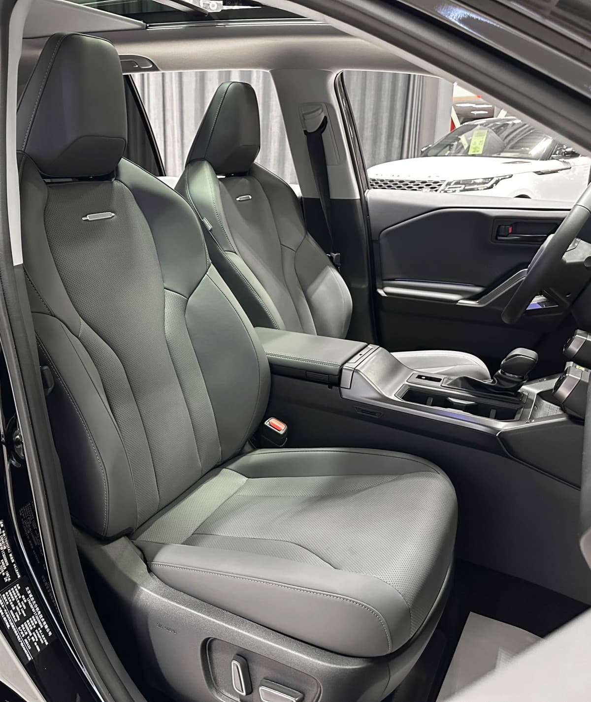Toyota RAV4 - фото 11