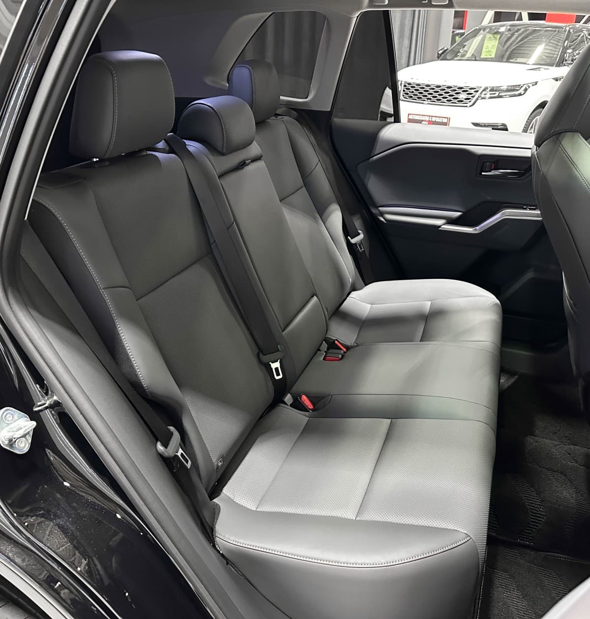 Toyota RAV4 - фото 12
