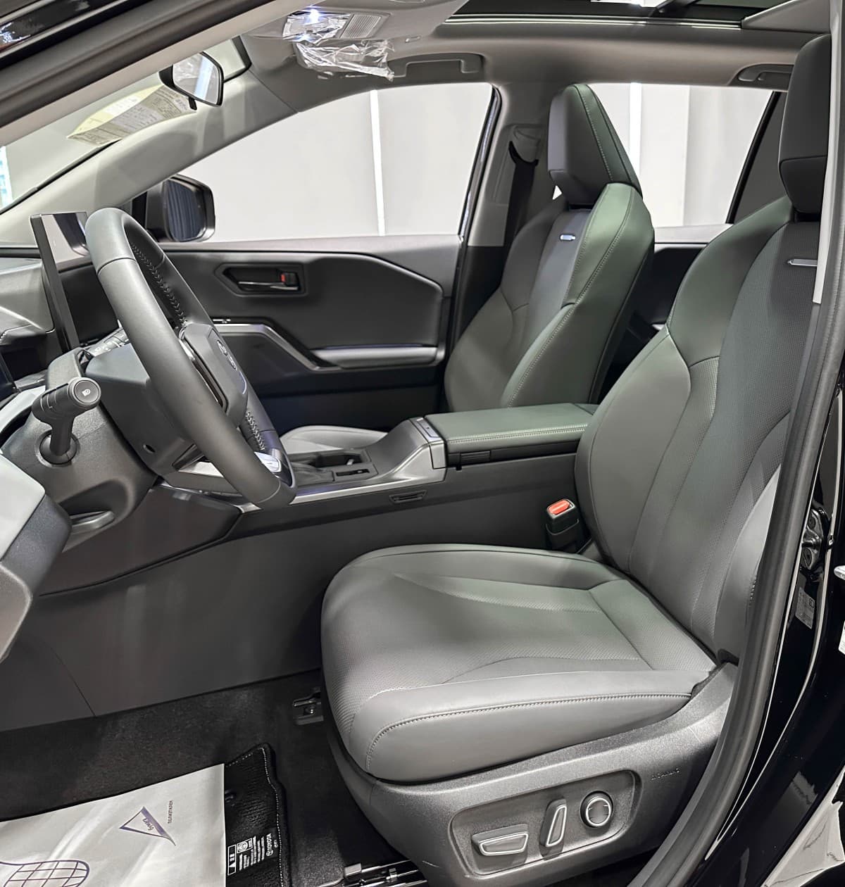 Toyota RAV4 - фото 16
