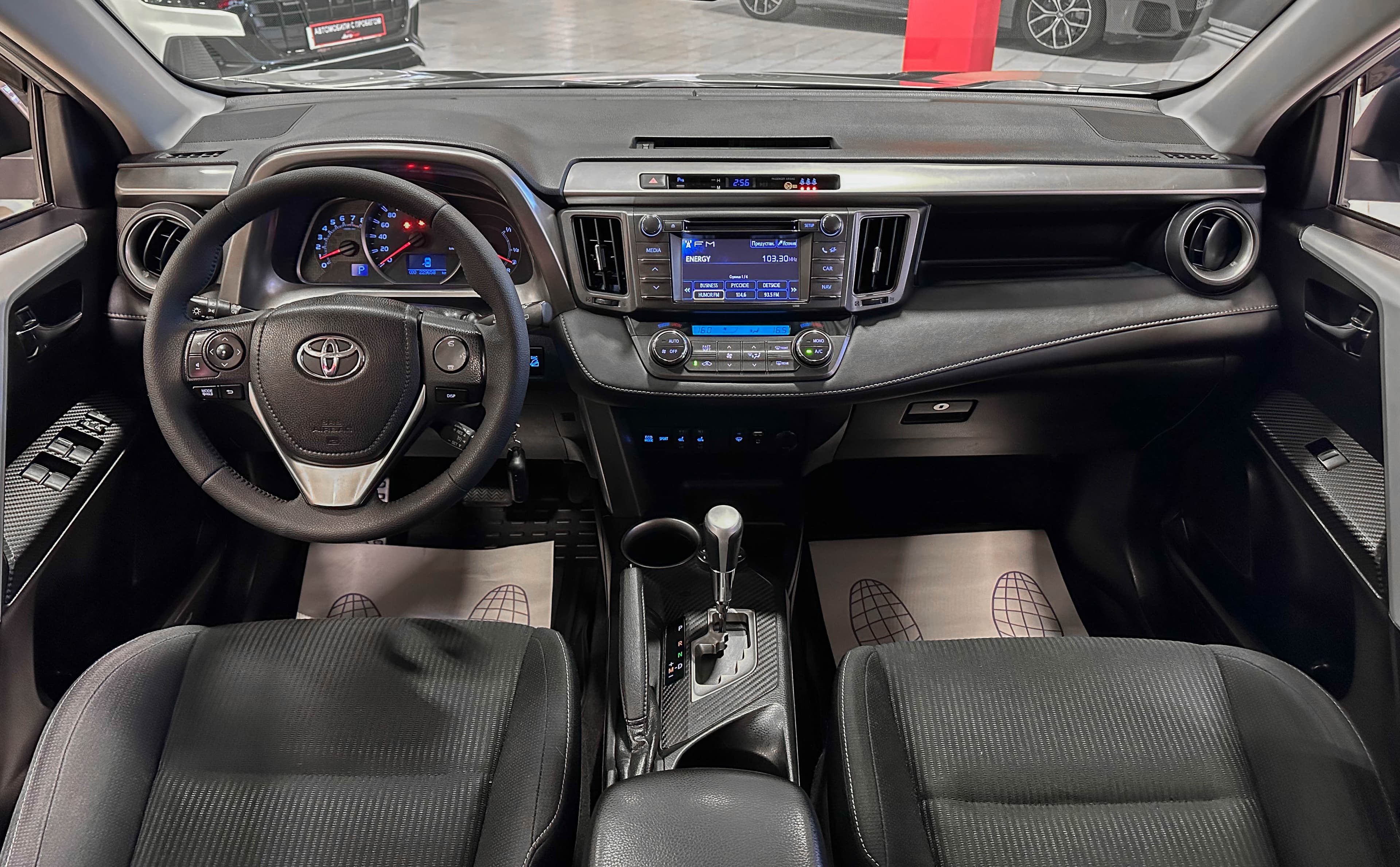 Toyota RAV4 - фото 28