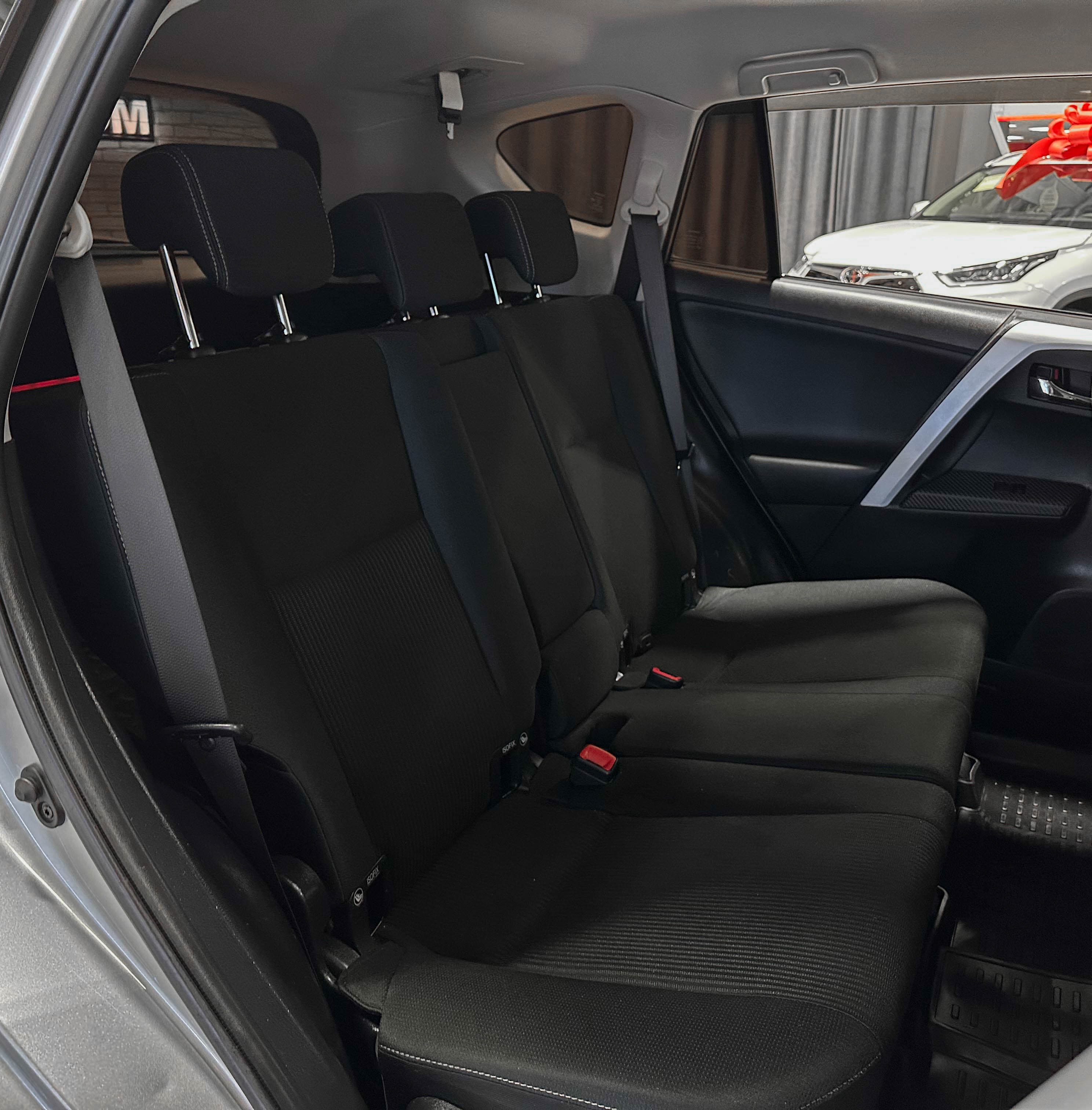 Toyota RAV4 - фото 14