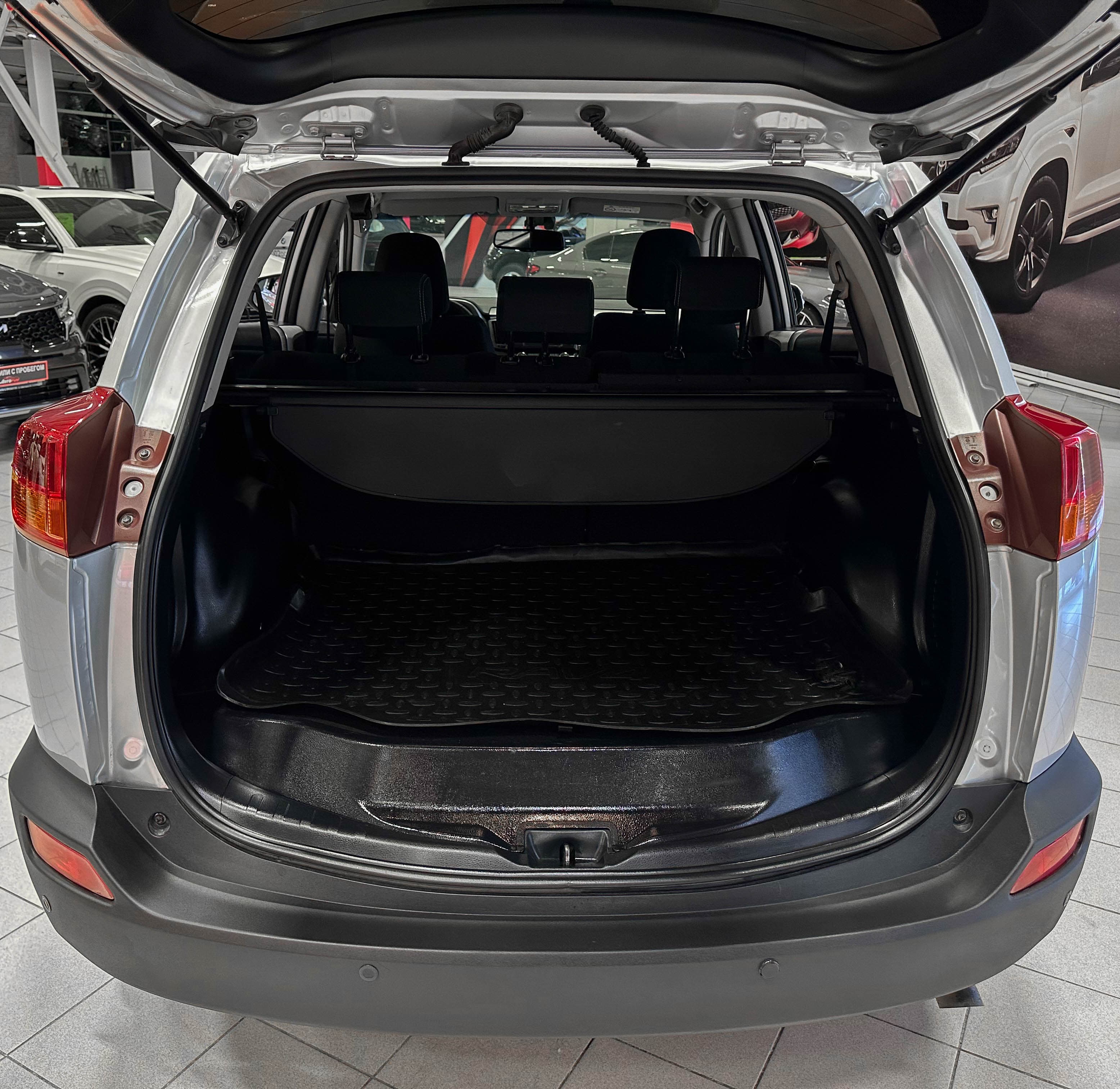 Toyota RAV4 - фото 13