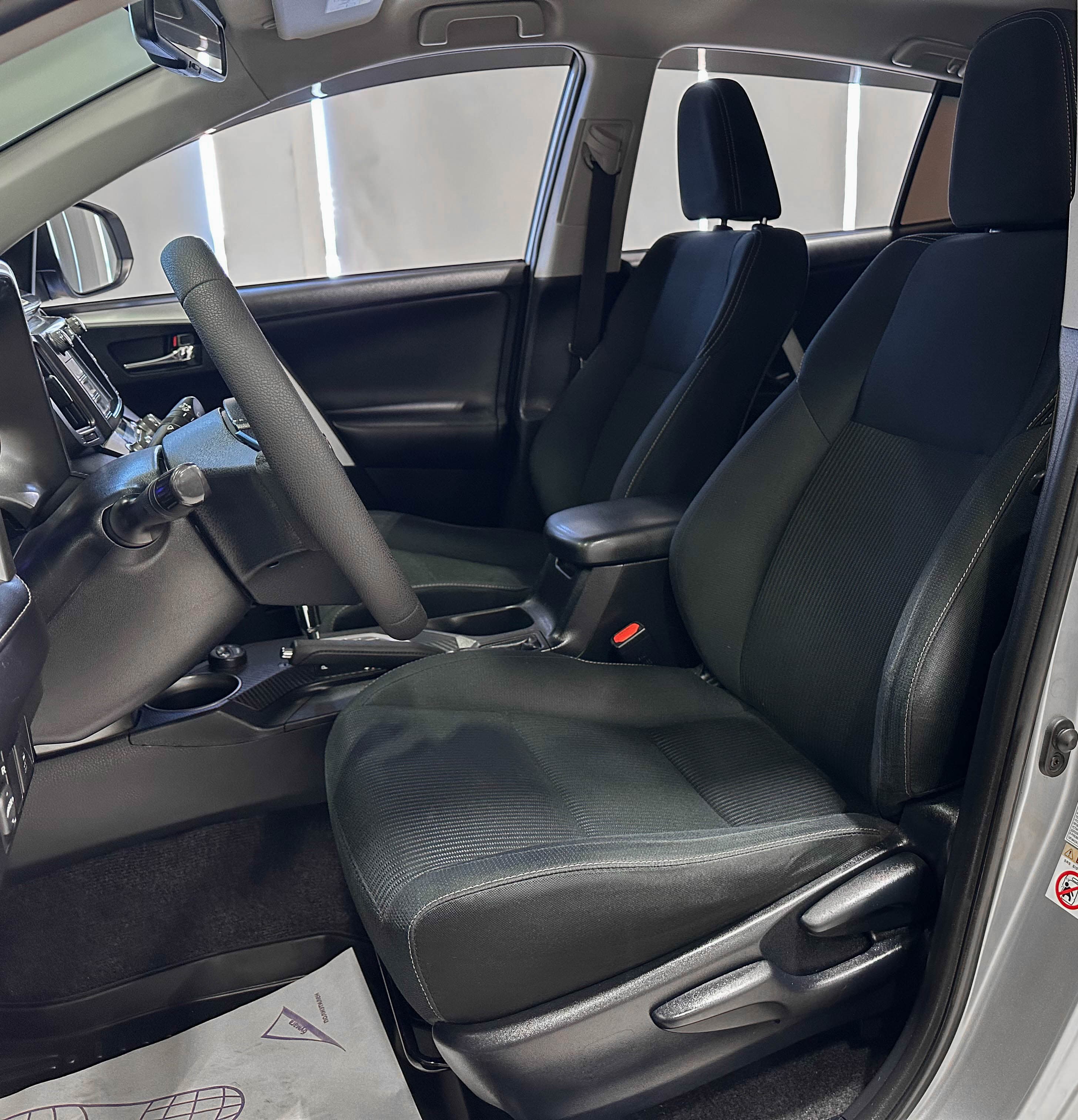 Toyota RAV4 - фото 11