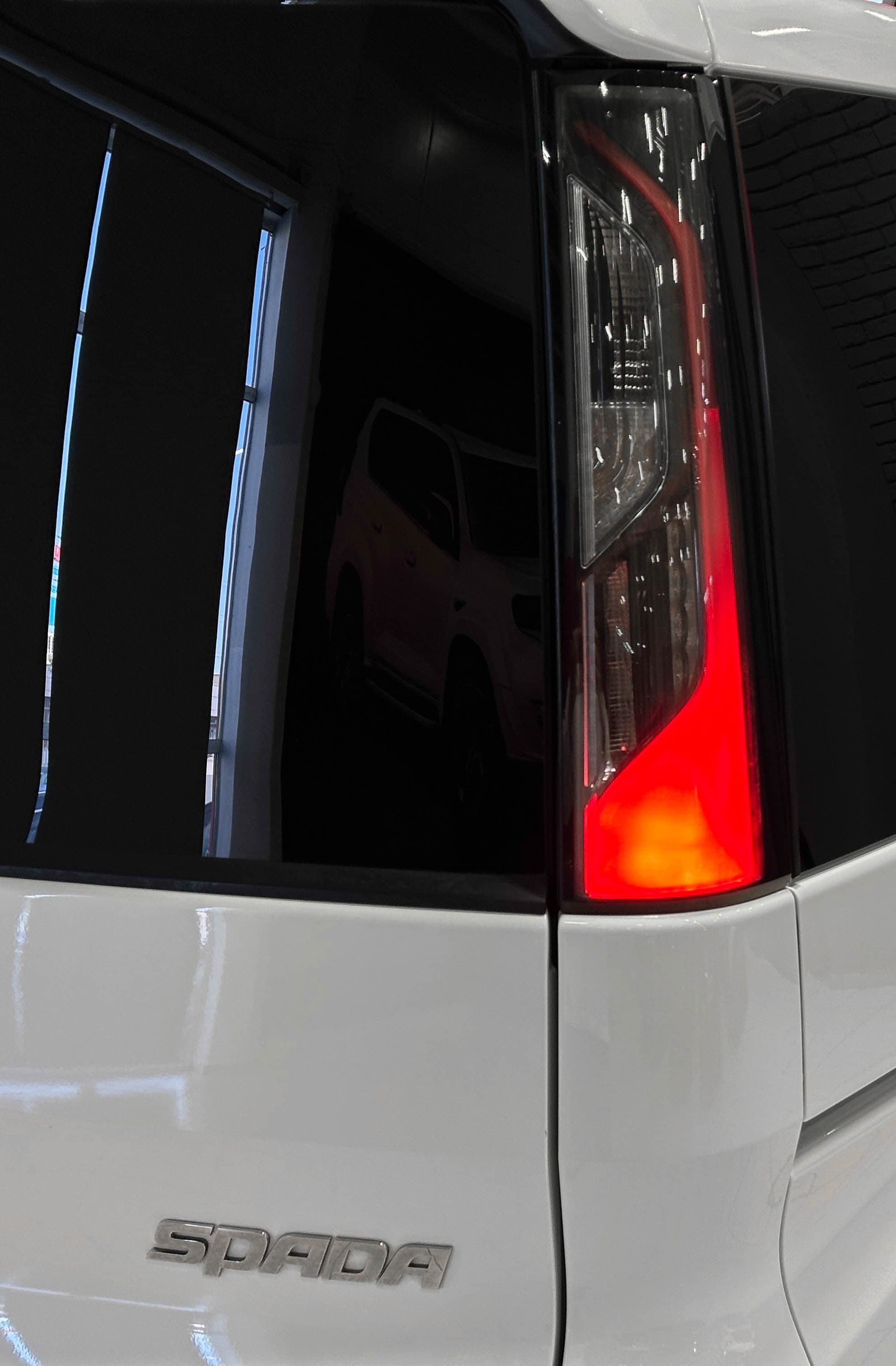 Honda Stepwgn Spada - фото 8