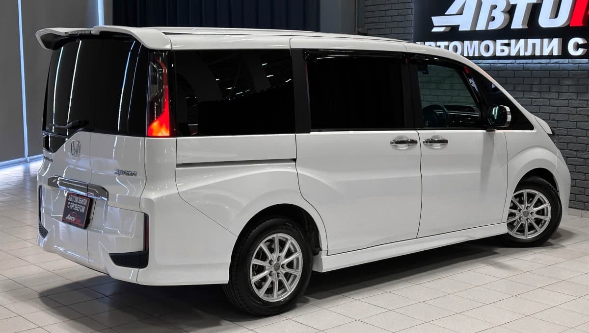 Honda Stepwgn Spada - фото 6