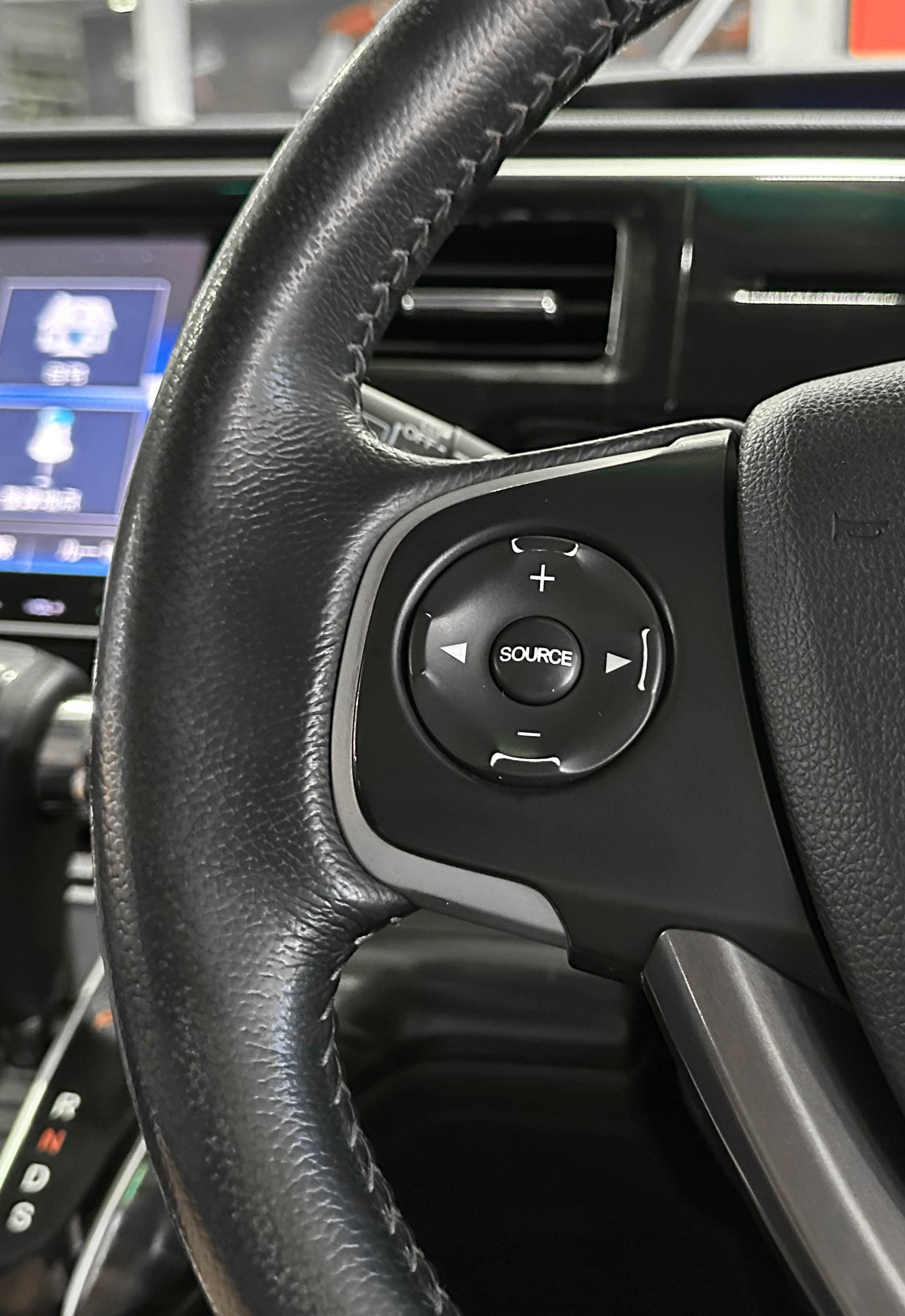 Honda Stepwgn Spada - фото 21